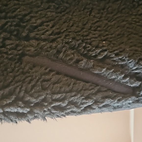 TNA (Aritzia) Teddy fleece vest - Picture 4 of 8